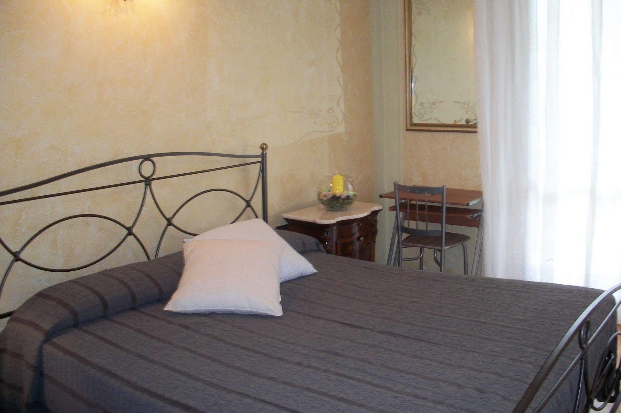 B&B Southitaly 부스토아르시치오 외부 사진